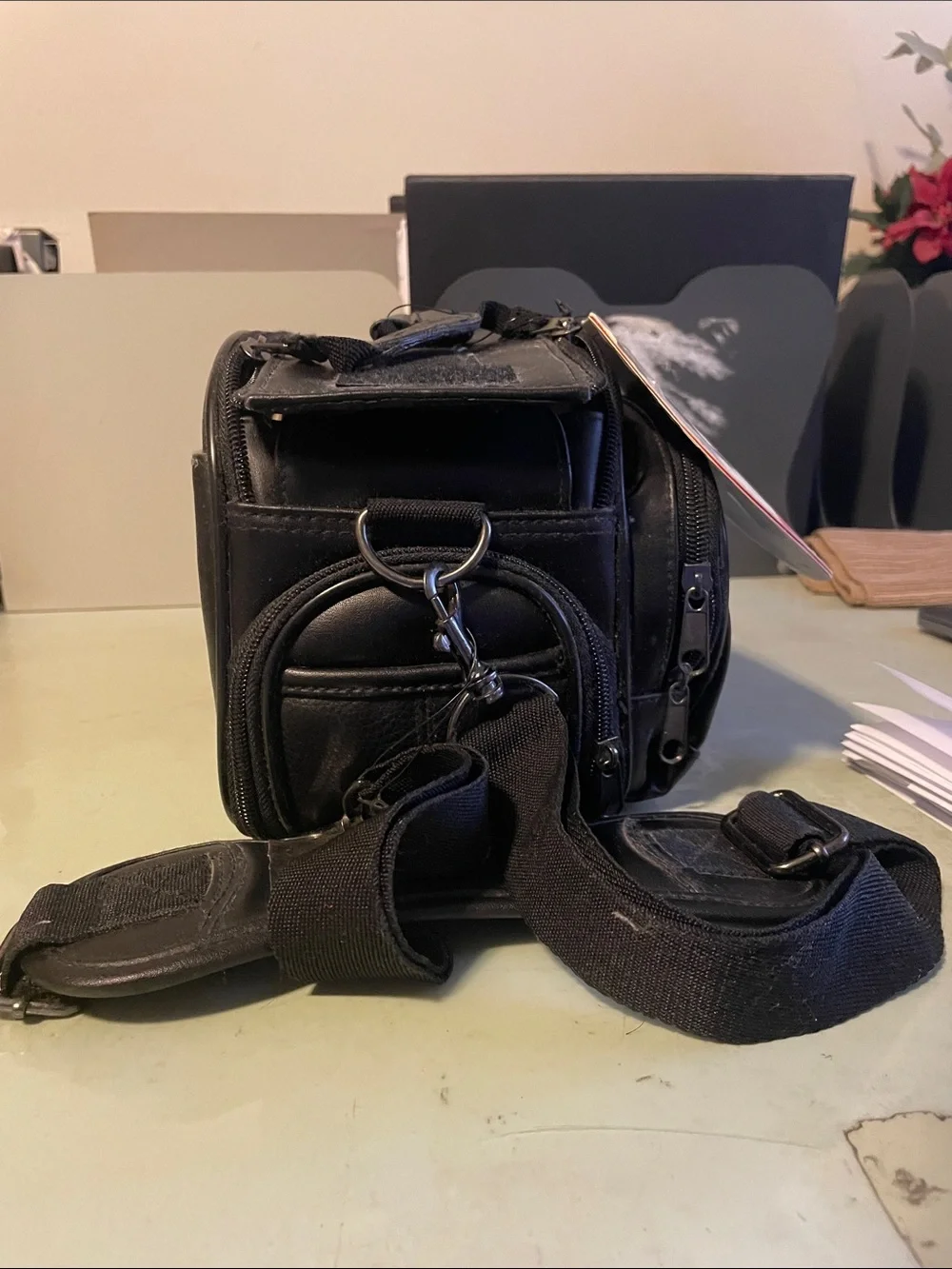 Ambico Black Leather Crossbody Camera Bag - Unbranded